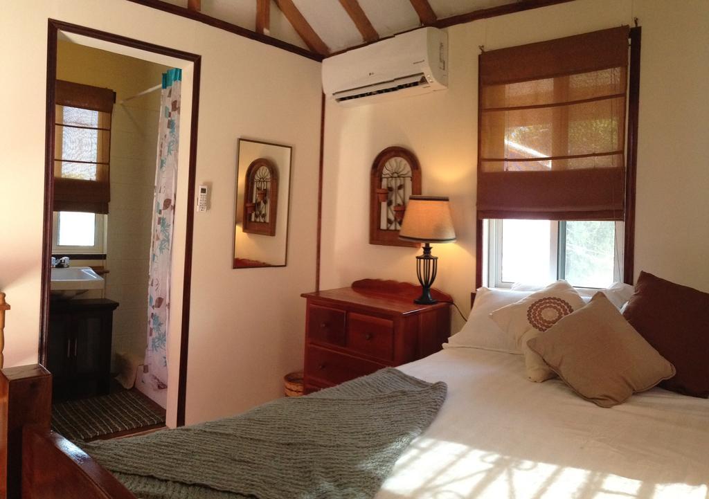 Hummingbirds Cabins Caye Caulker Rum bild